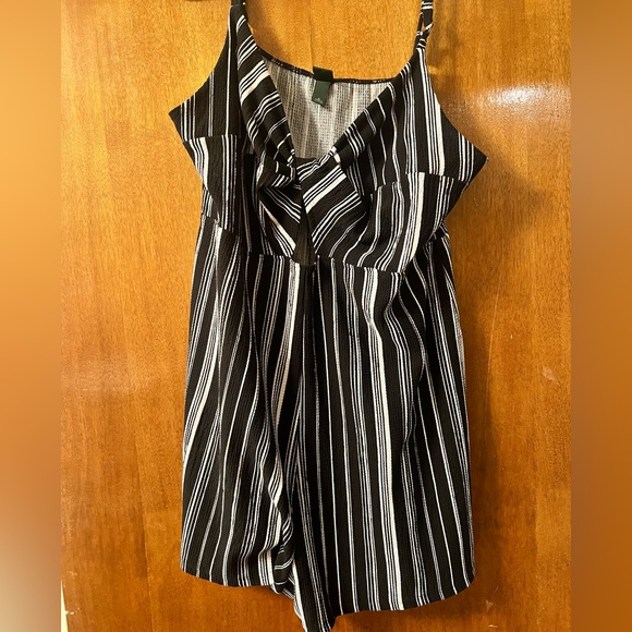 2 Rompers - Picture 3 of 4